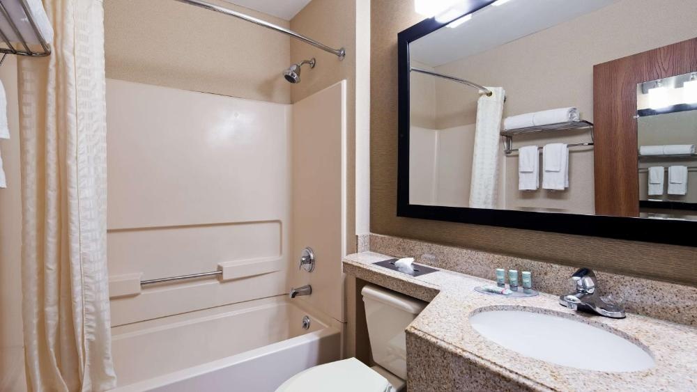 Best Western Crown Inn & Suites - Batavia Image 14